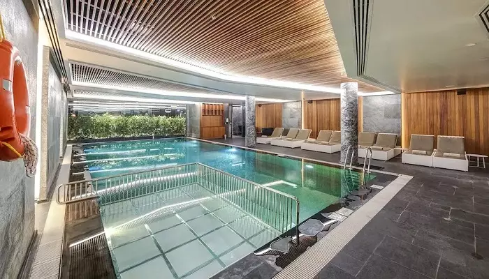 DoubleTree-by-Hilton-Istanbul-Piyalepasa_-pool