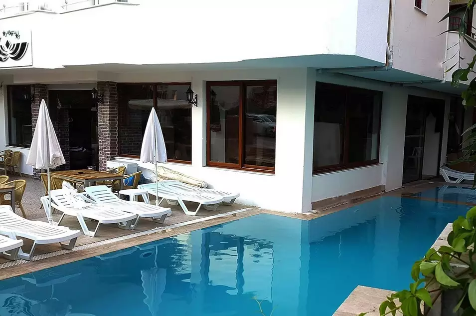 Lara Palace Hotel,s pool