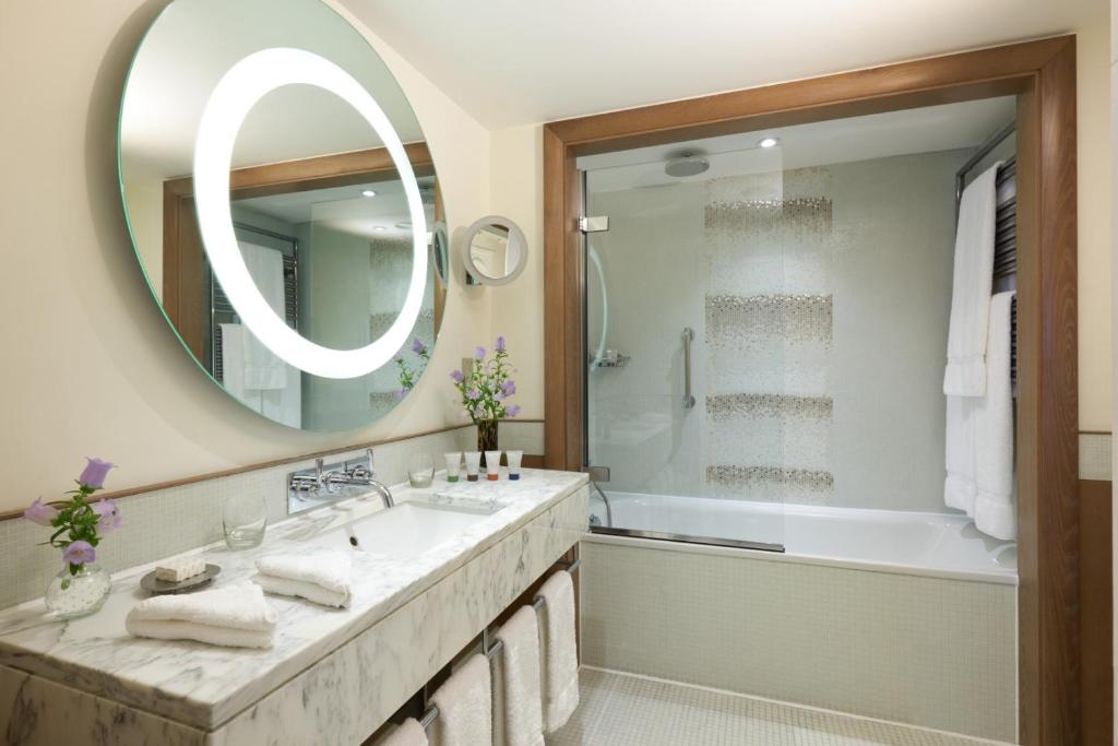 هتل براون (Brown's Hotel)