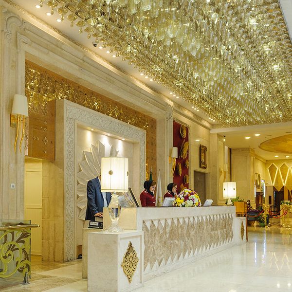 هتل الماس 2 مشهد