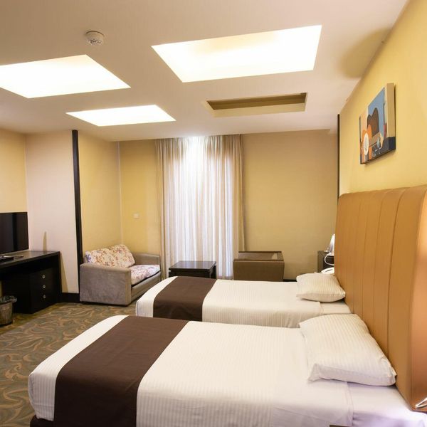 هتل رویال شیراز دفرخدمات مسافرتی و گردشگری پیوند ستارگان دیانdianstarlink (1)