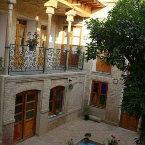 هتل سنتی هشت گنج