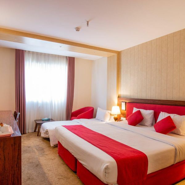 هتل شیرازیس شیراز دفرخدمات مسافرتی و گردشگری پیوند ستارگان دیانdianstarlink (1)