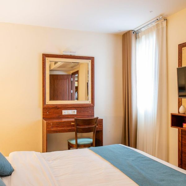 هتل شیرازیس شیراز دفرخدمات مسافرتی و گردشگری پیوند ستارگان دیانdianstarlink (1)