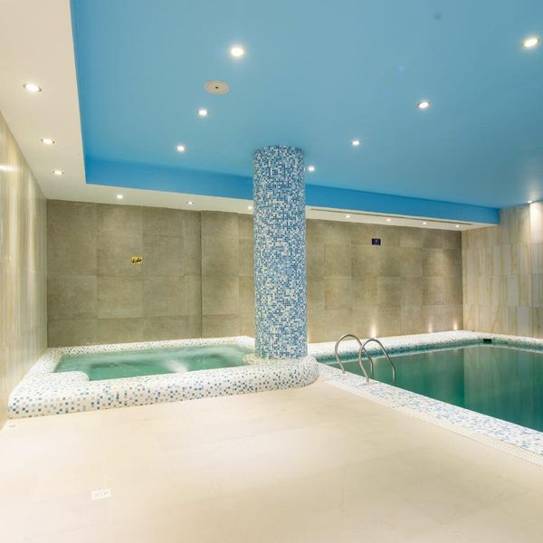 هتل شیرازیس شیراز دفرخدمات مسافرتی و گردشگری پیوند ستارگان دیانdianstarlink (1)