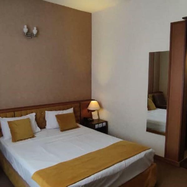 هتل شیرازیس شیراز دفرخدمات مسافرتی و گردشگری پیوند ستارگان دیانdianstarlink (1)